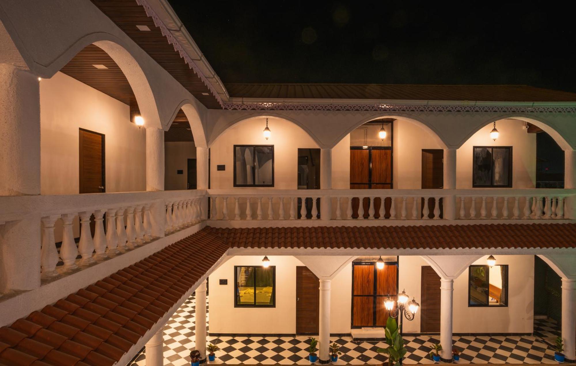 Sapphire Mansion Hotel Alībāg Buitenkant foto