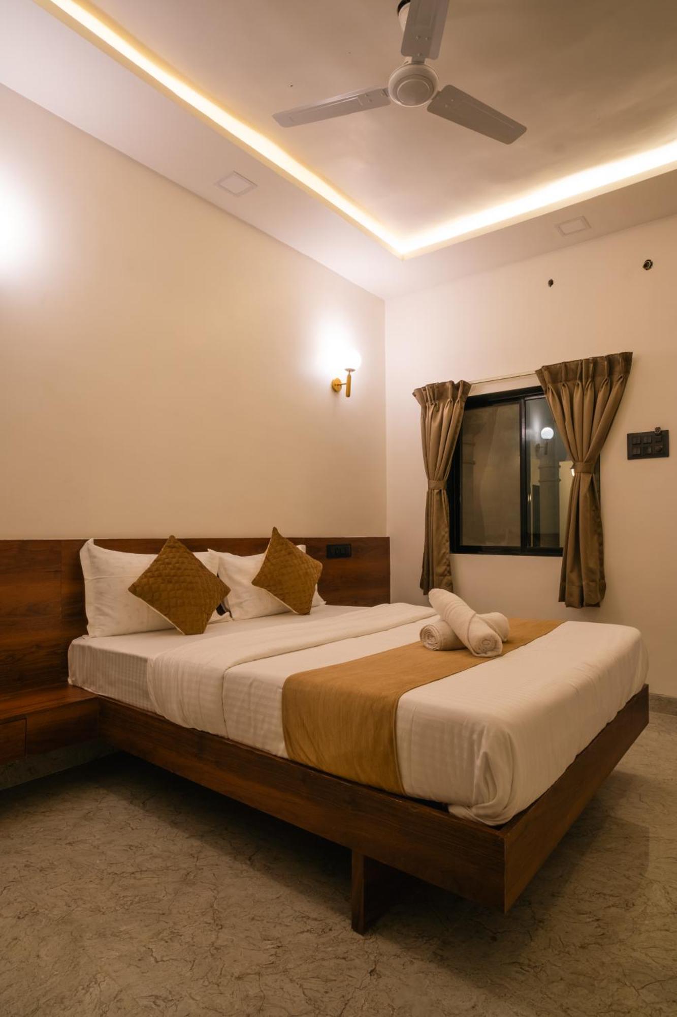 Sapphire Mansion Hotel Alībāg Buitenkant foto
