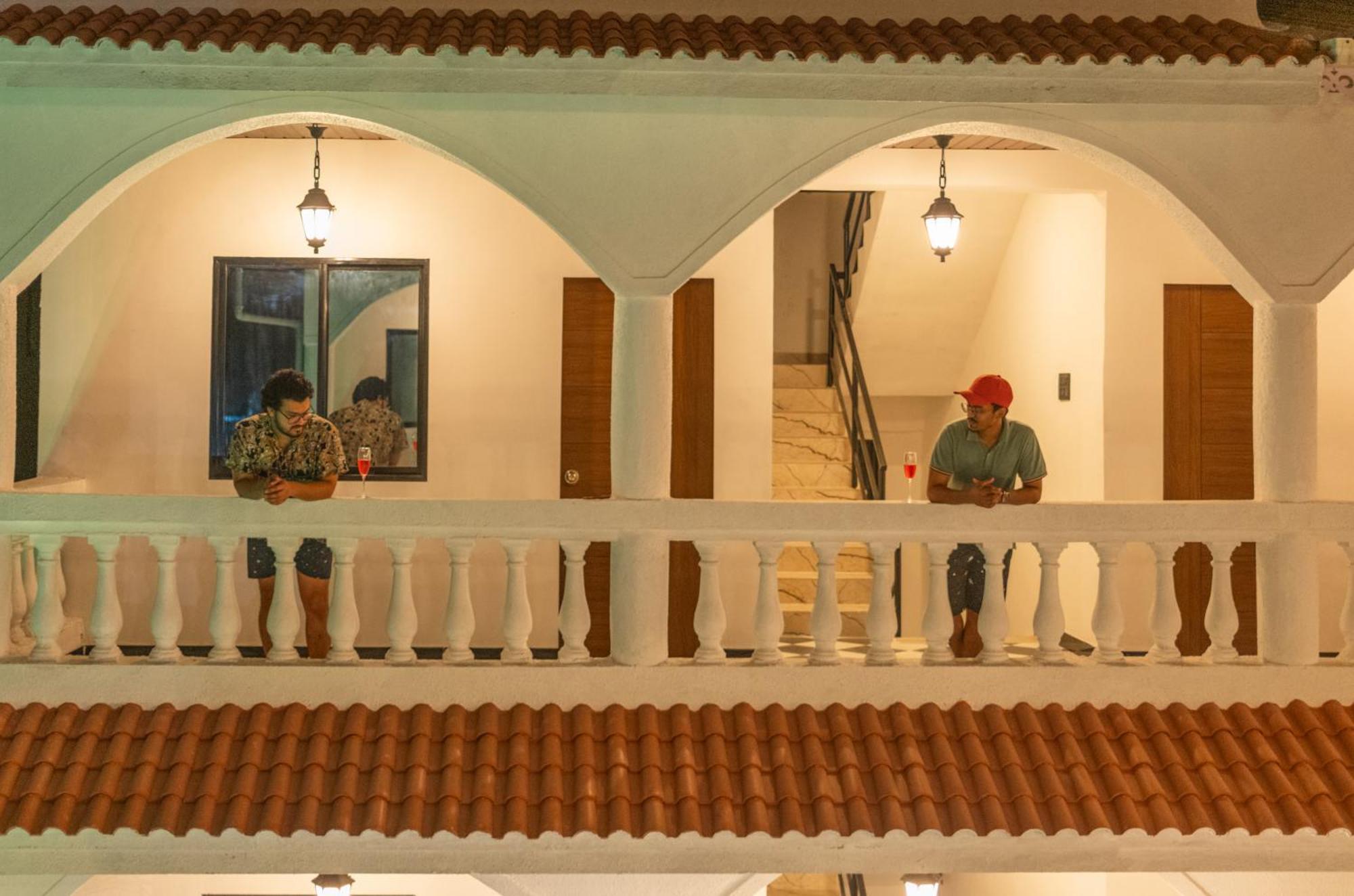 Sapphire Mansion Hotel Alībāg Buitenkant foto