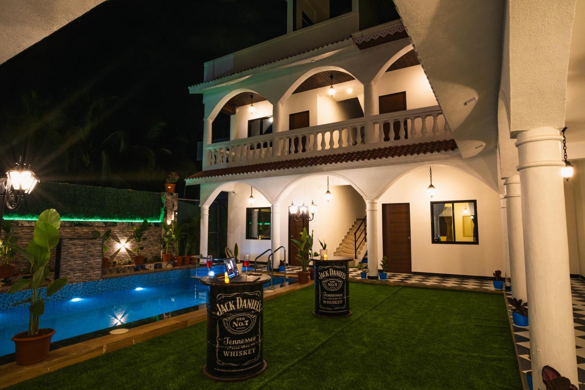 Sapphire Mansion Hotel Alībāg Buitenkant foto
