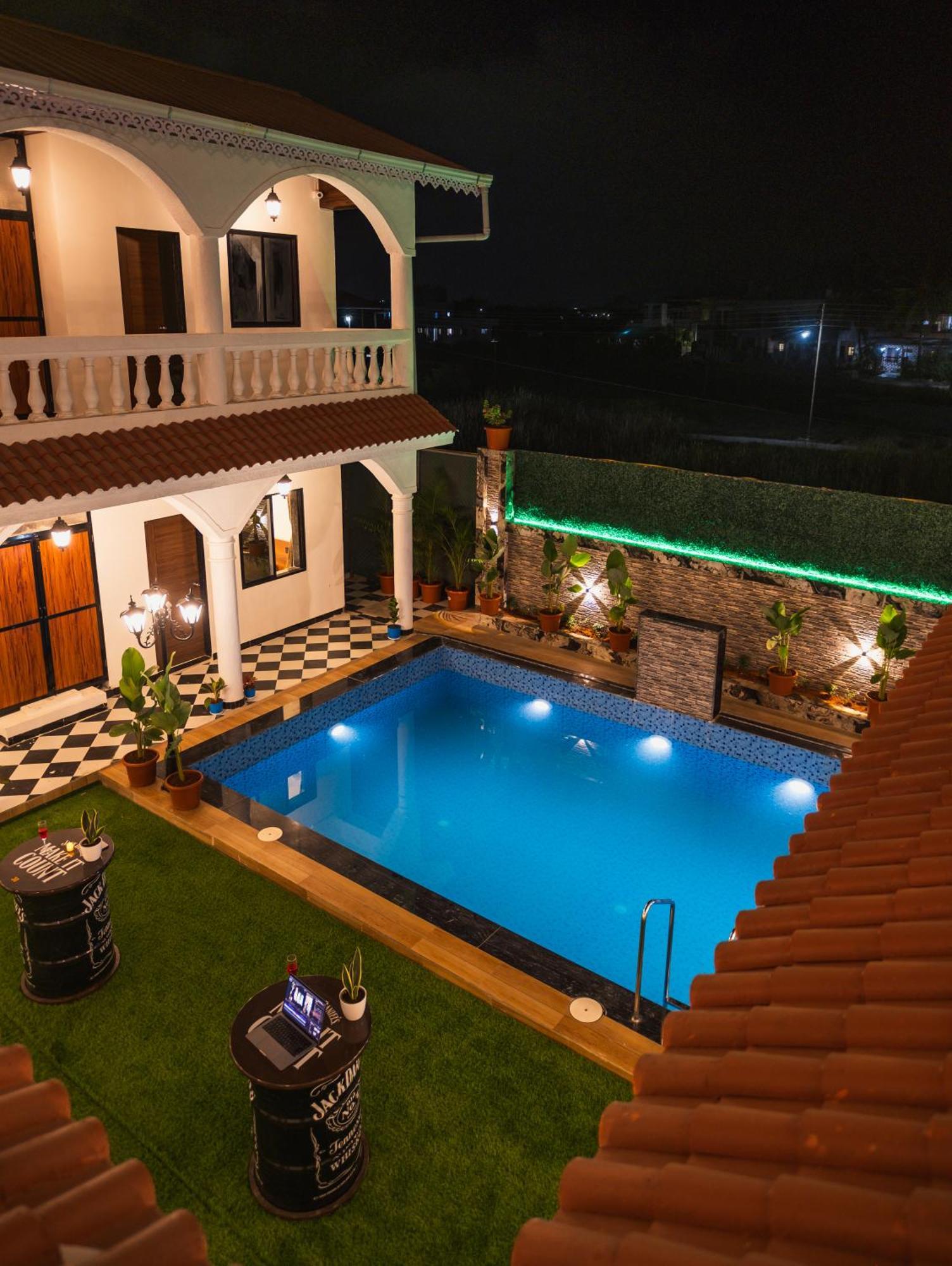 Sapphire Mansion Hotel Alībāg Buitenkant foto